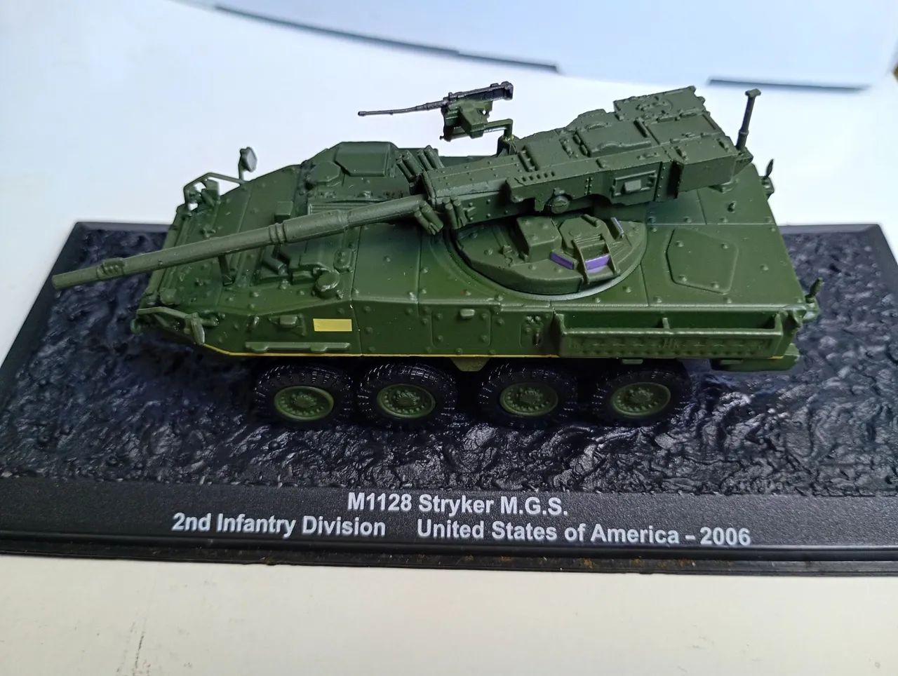 Miniatura M1128