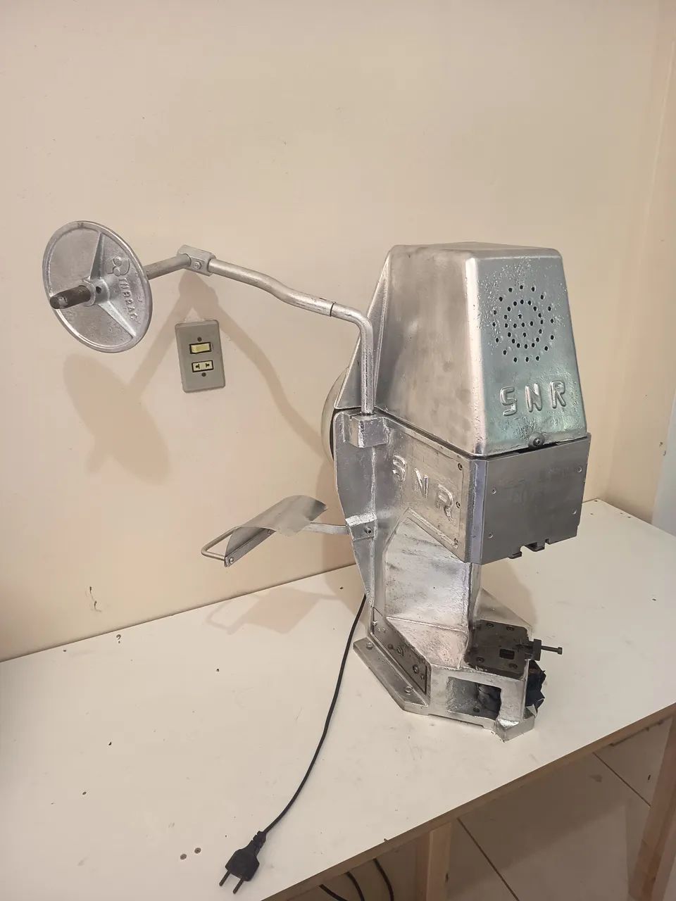 Prensa para terminal elétrico 