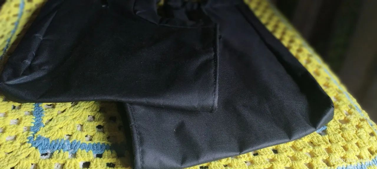 Vendo capa chuva para motoqueiro usada e  luva protetora nova 