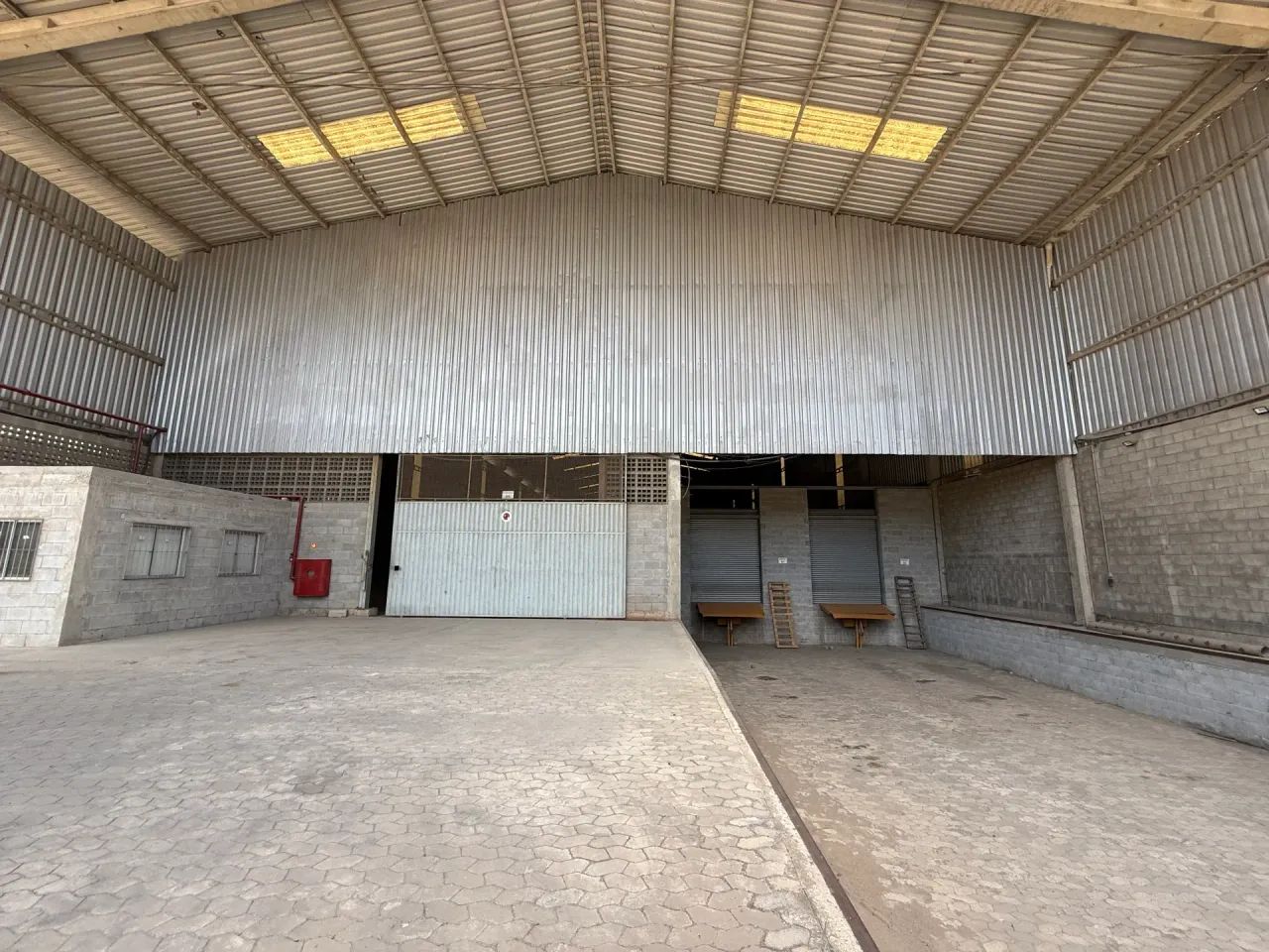Imóvel para aluguel com 2400 metros quadrados em Civit II - Serra - ES