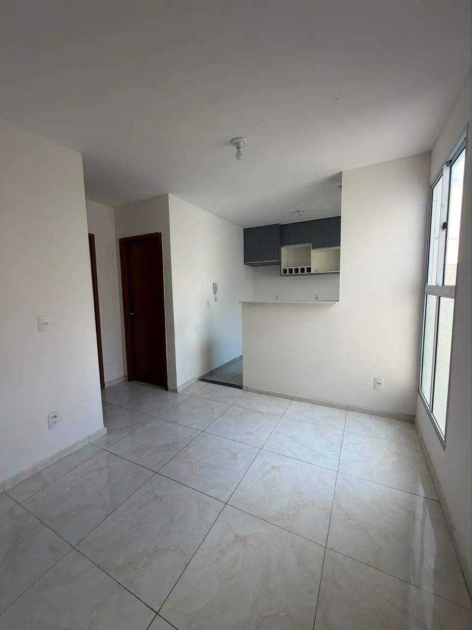 Aluga-se apartamento em CANDEIAS 