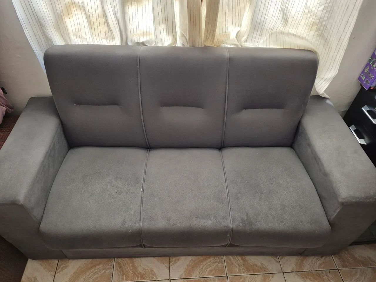 Sofá 3 lugares 