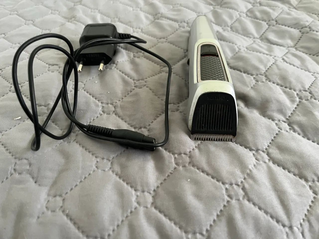 Aparador de Barba e Cabelo Philips Sem Fio + Carregador Original