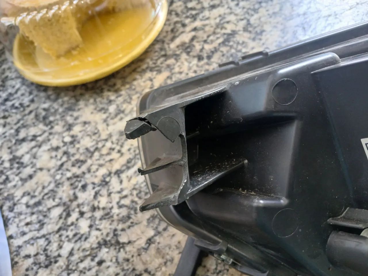 Par de farol do kwd  tem  que arrumar  o  suporte de parafusos   - Foto 5