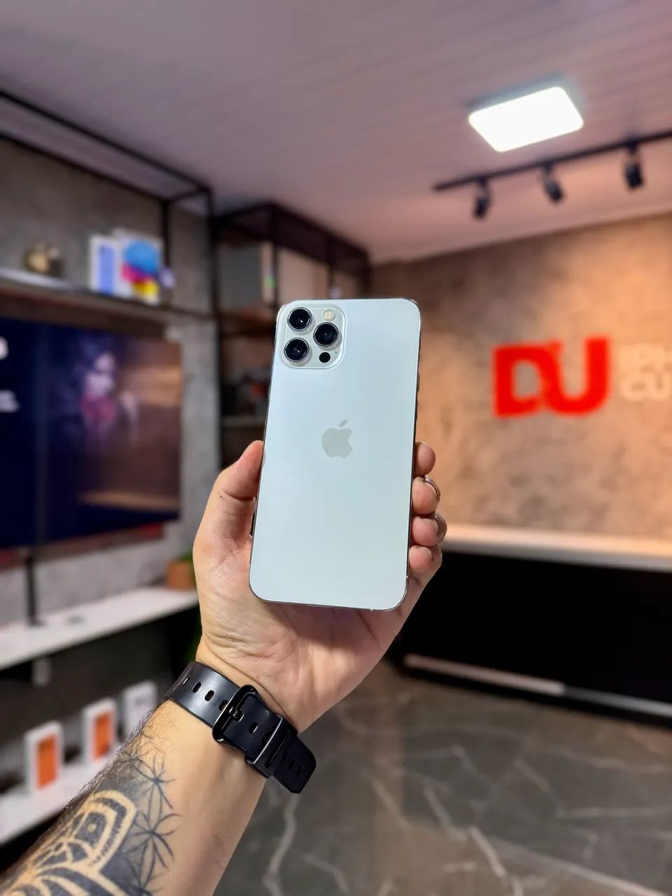 iPhone 12 Pro Max 256GB Prata  - Foto 5