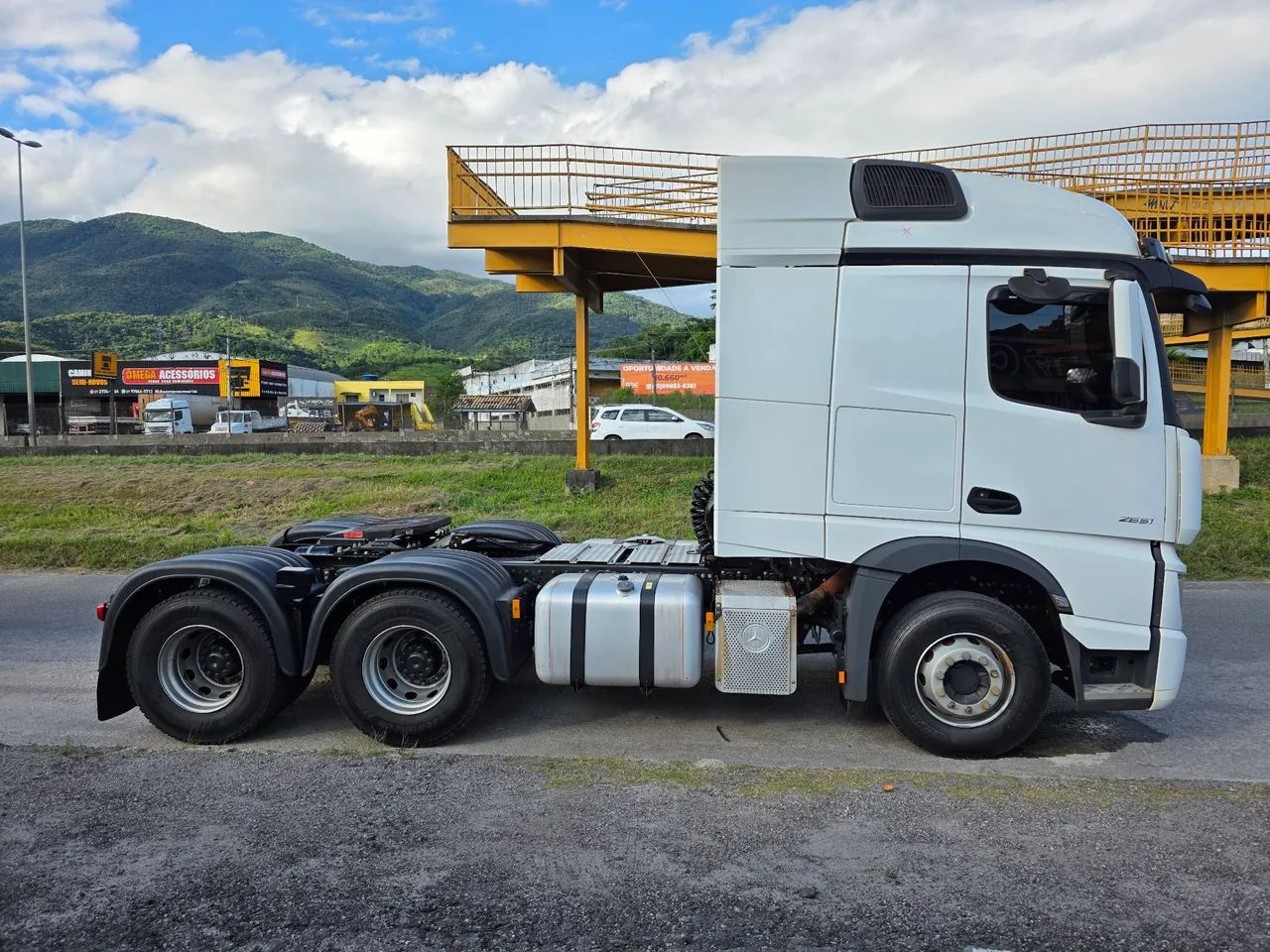 MB Actros modelo 2651 S 6x4 ano 2023 de unico dono pouco uso baixo km rodado  - Foto 5