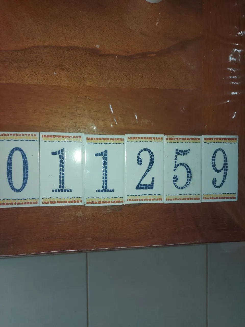 Numerais em azulejo