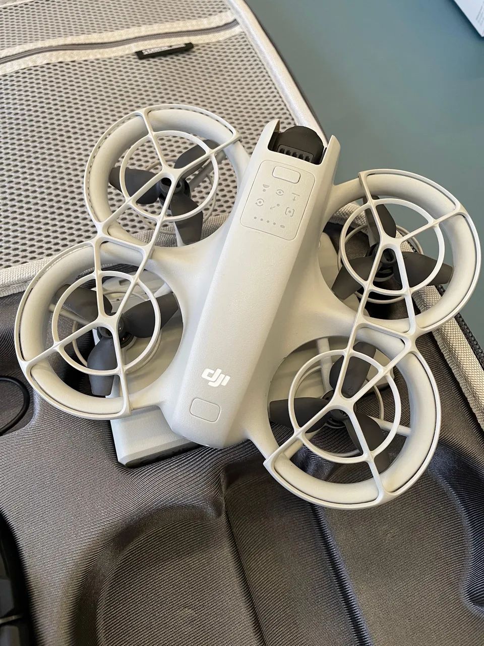 DJI NEO COM CONTROLE E HUB COM 3 BATERIAS
