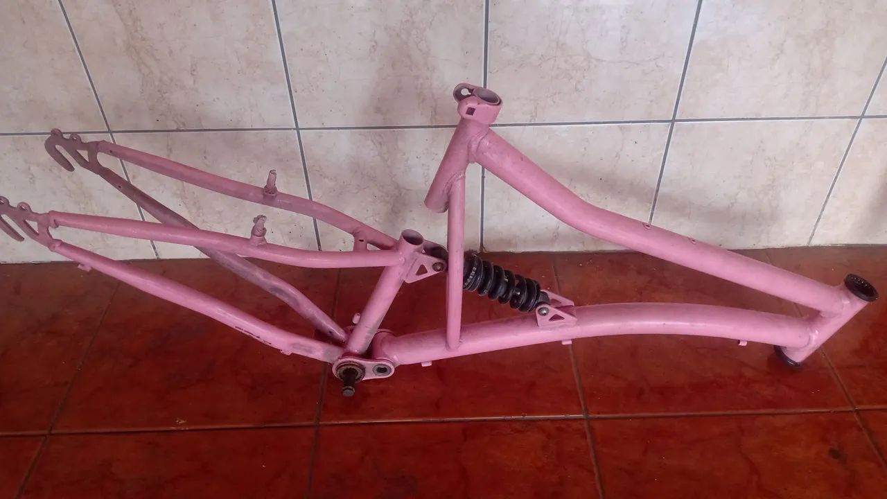 Duas peças de bicicleta 