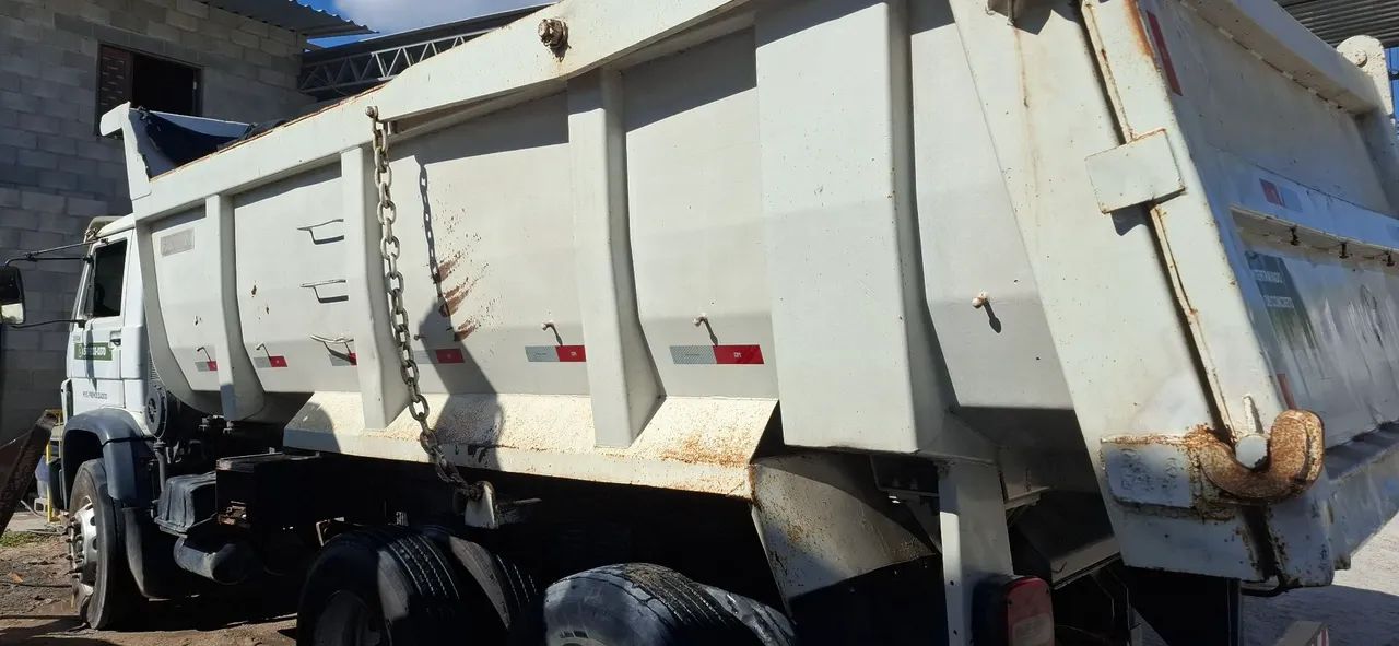 Caminhão 31260e caçamba - Foto 4