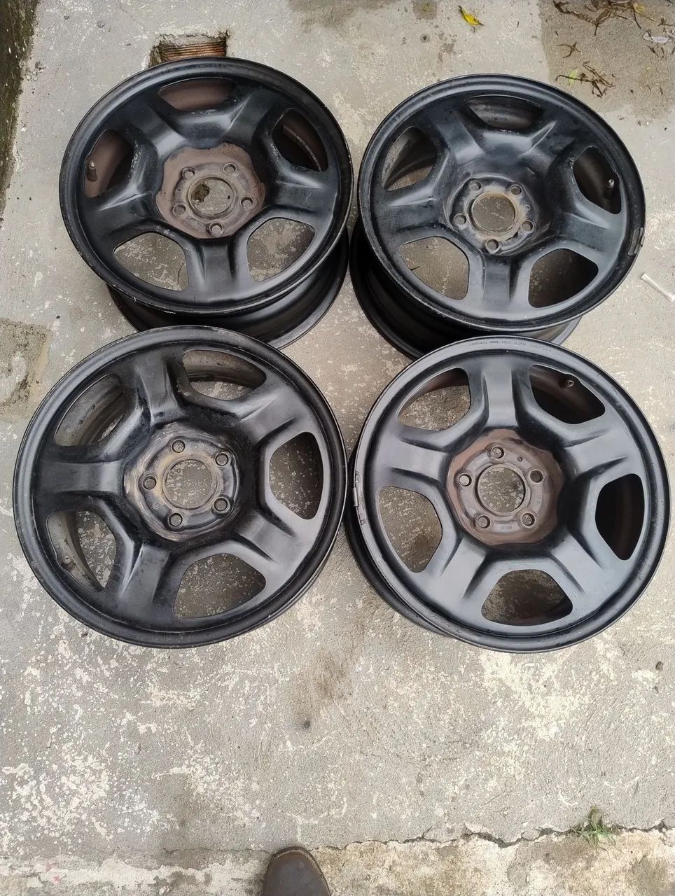 Vendo 4 jantes de Renegade de ferro .