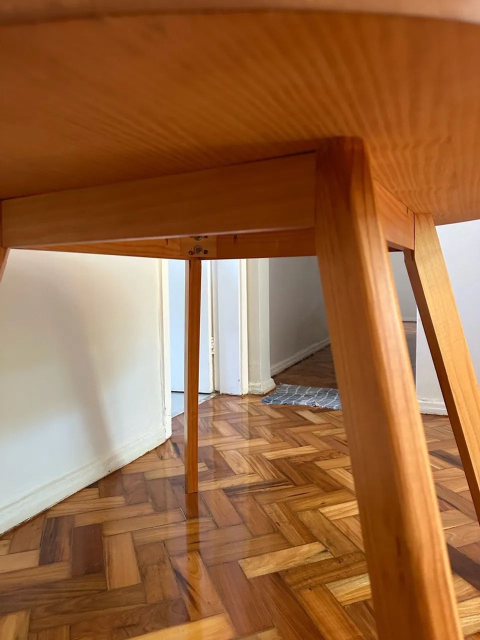 VENDO mesa de 4 lugares MDF - Foto 3