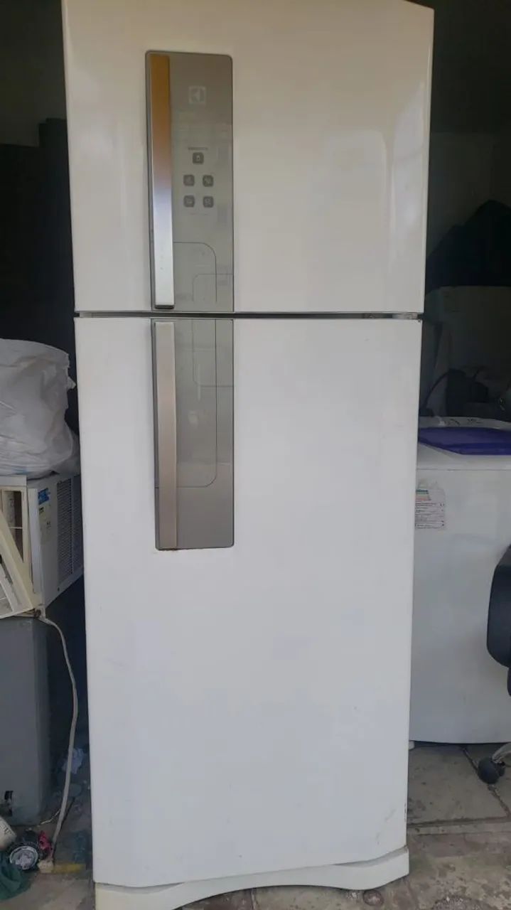 Geladeira semi nova 