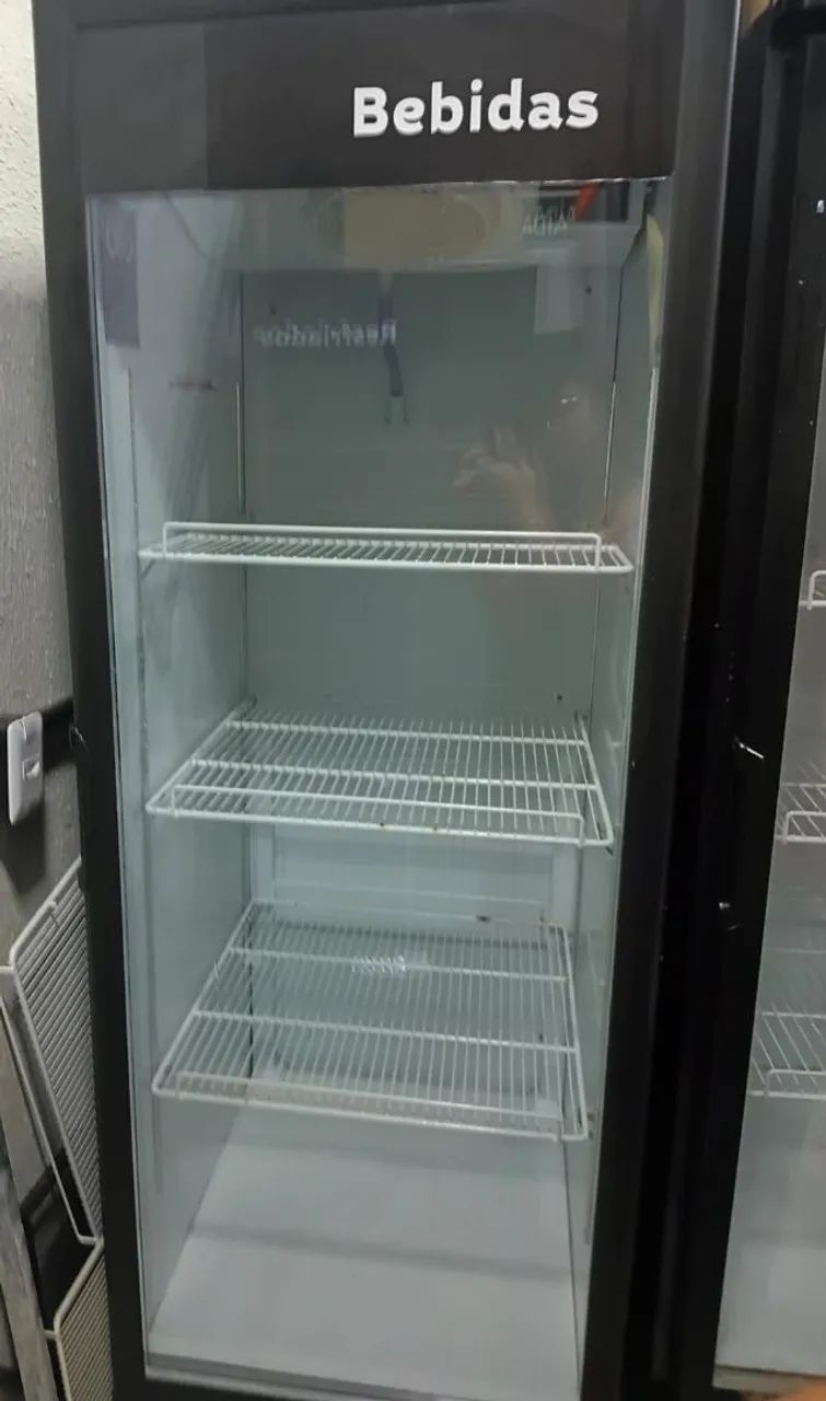 Cervejeira Vertical 570L Frost Free GCB-57V Gelopar Preta 220v Cervejeira Vertical 570L Frost Free GCB-57V Gelopar Preta 220v