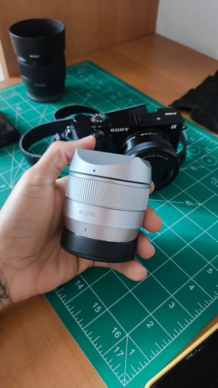 Câmera Sony A6000 com lente do kit + 2 lentes - Foto 2