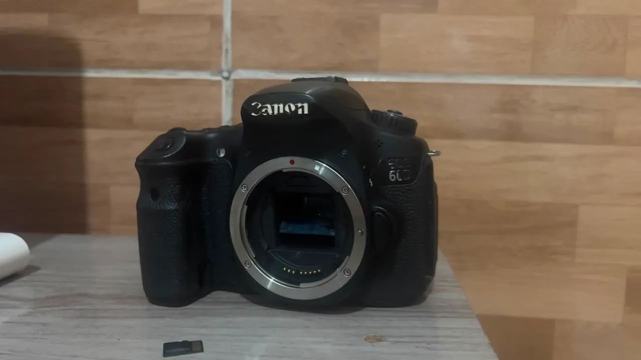 Câmera cânon d60 