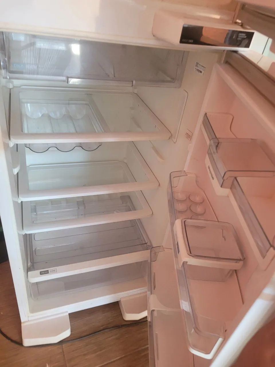 Geladeira com defeito - Foto 4