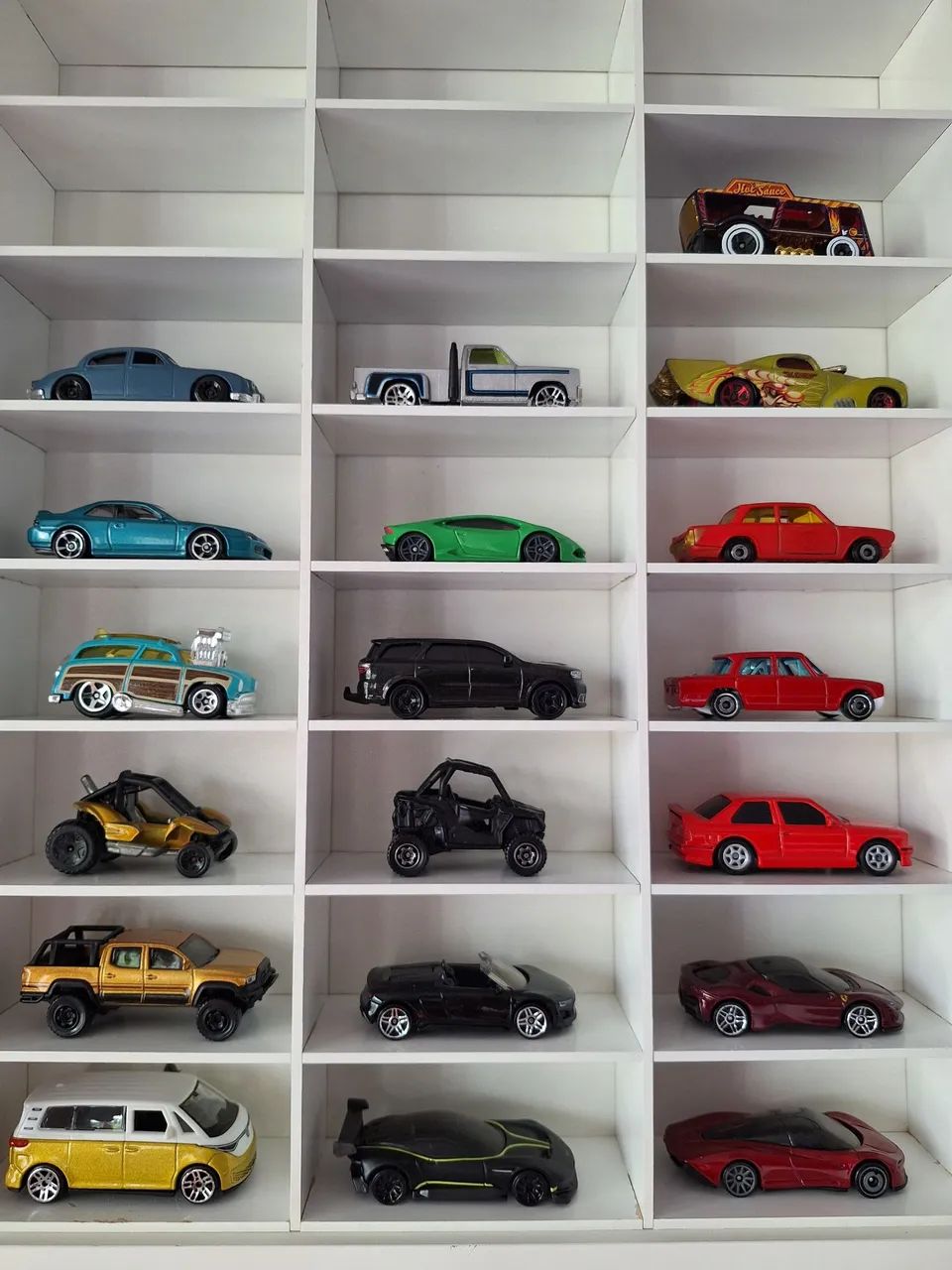 Lote de miniaturas de carrinhos - Foto 2