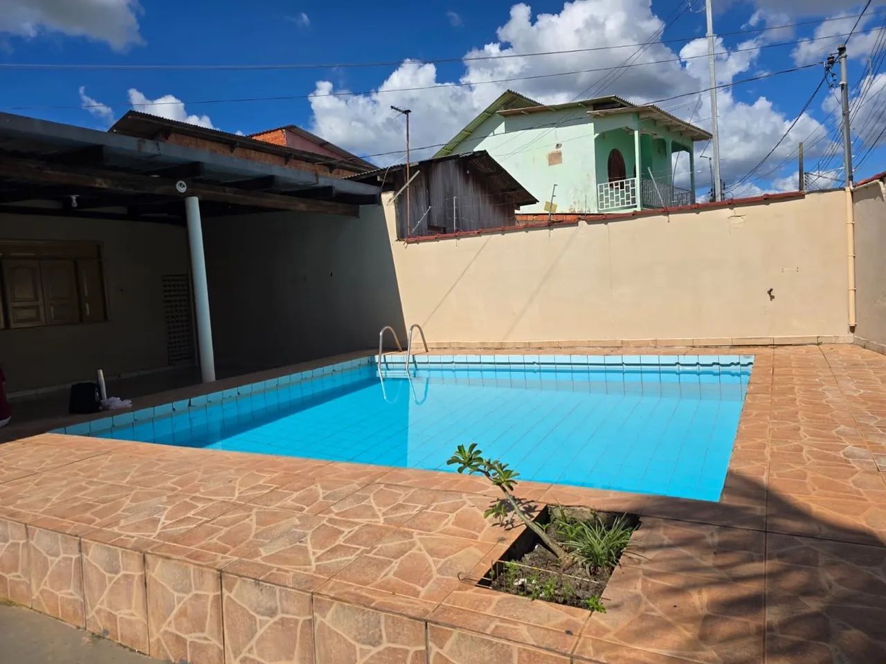 Vendo ou Alugo Casa com Piscina