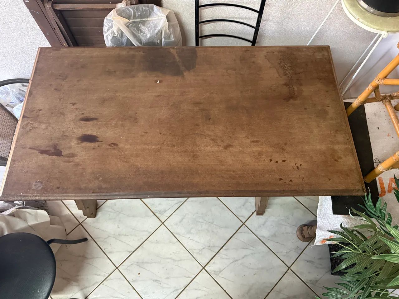 Mesa de madeira maciça 