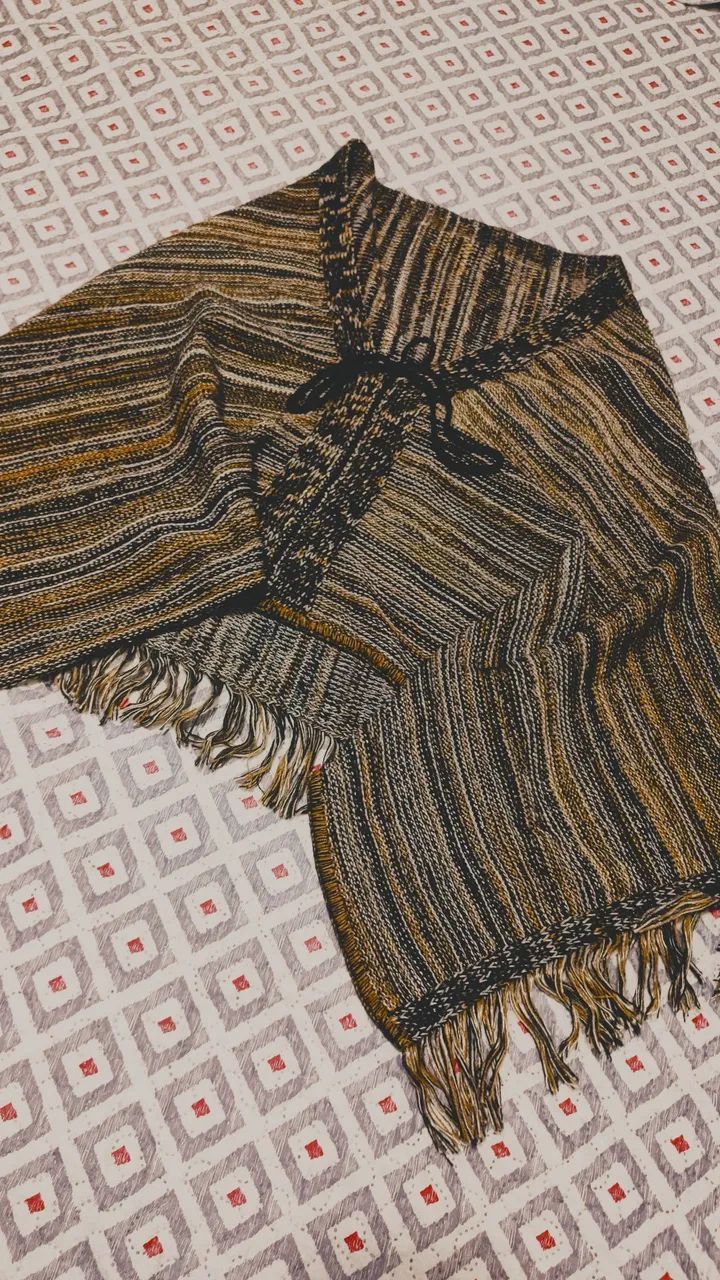 Poncho de lã quentinho M - Foto 2