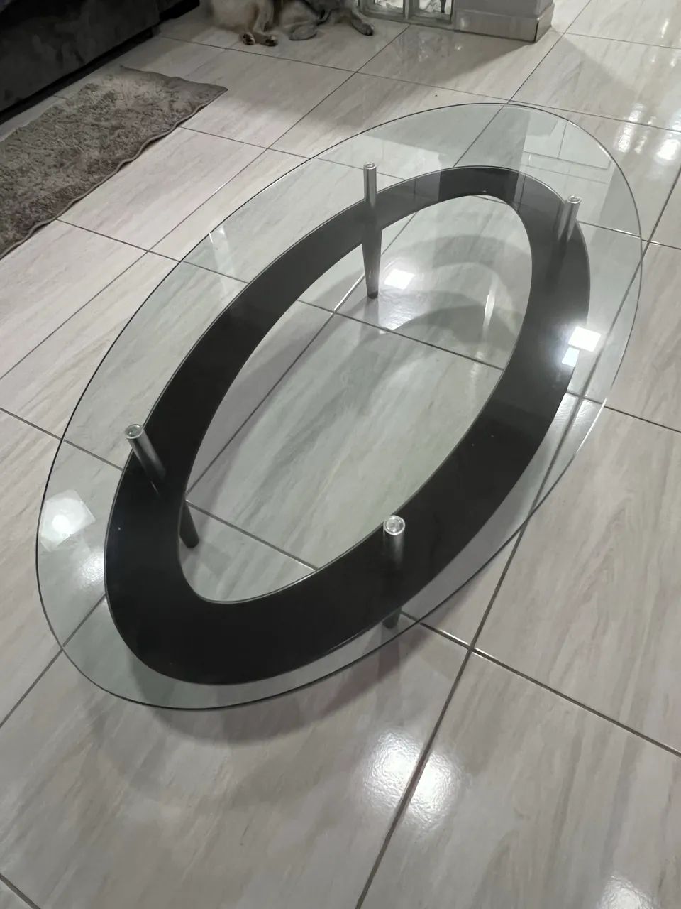 Mesa de Centro Oval de Vidro - Preta - Foto 2