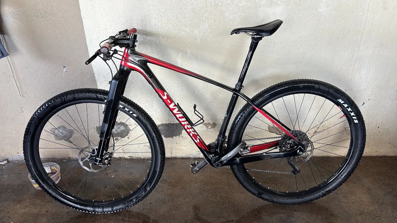 SPRCIALIZED S-WORKS STUMPJUMPER DI2 Aro 29 Tamanho M - Ciclismo