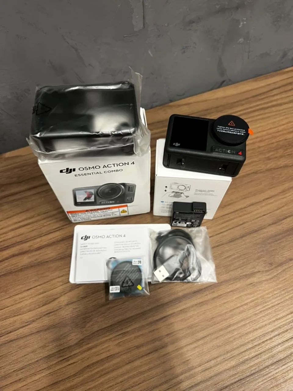 Câmera de Ação DJI Osmo Action 4 Essential Combo - Open box - Foto 3