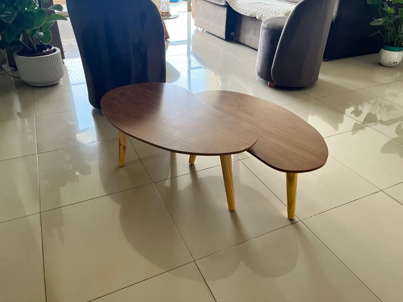 Vendo conjunto de mesa de centro estilo orgânico  novíssima 