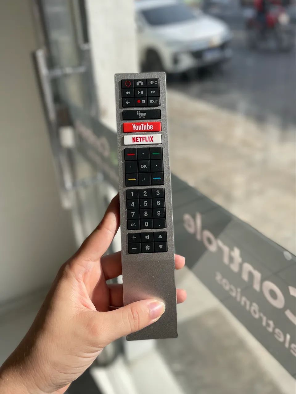 Controle AOC SMART - pilhas inclusas 