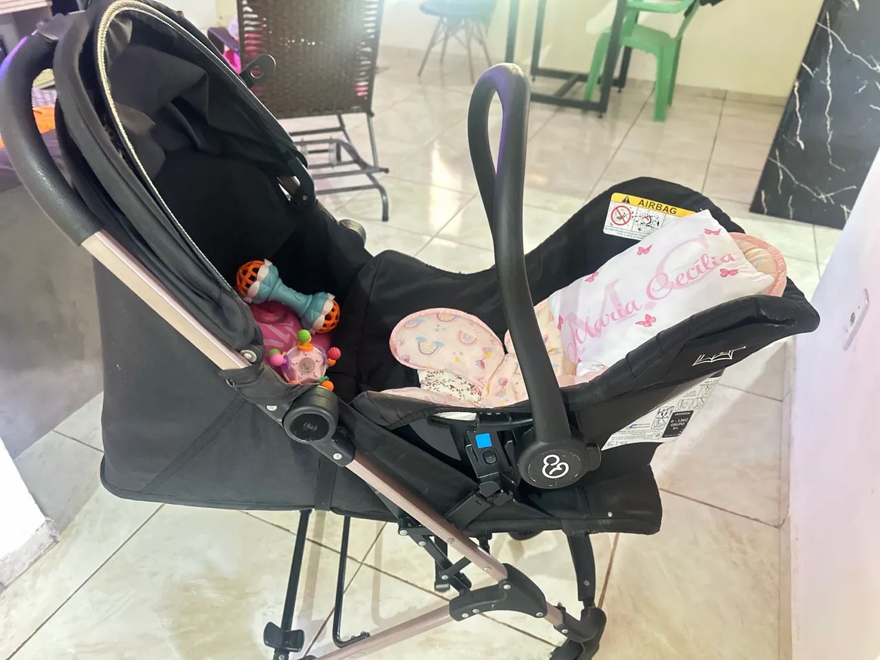 Carrinho de bebê com Bebê conforto  - Foto 2