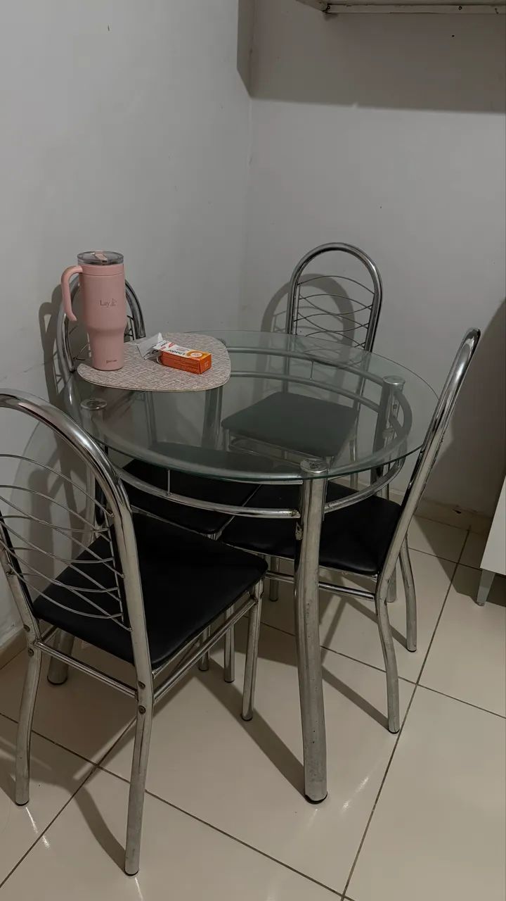 mês com 4 cadeiras  - Foto 4