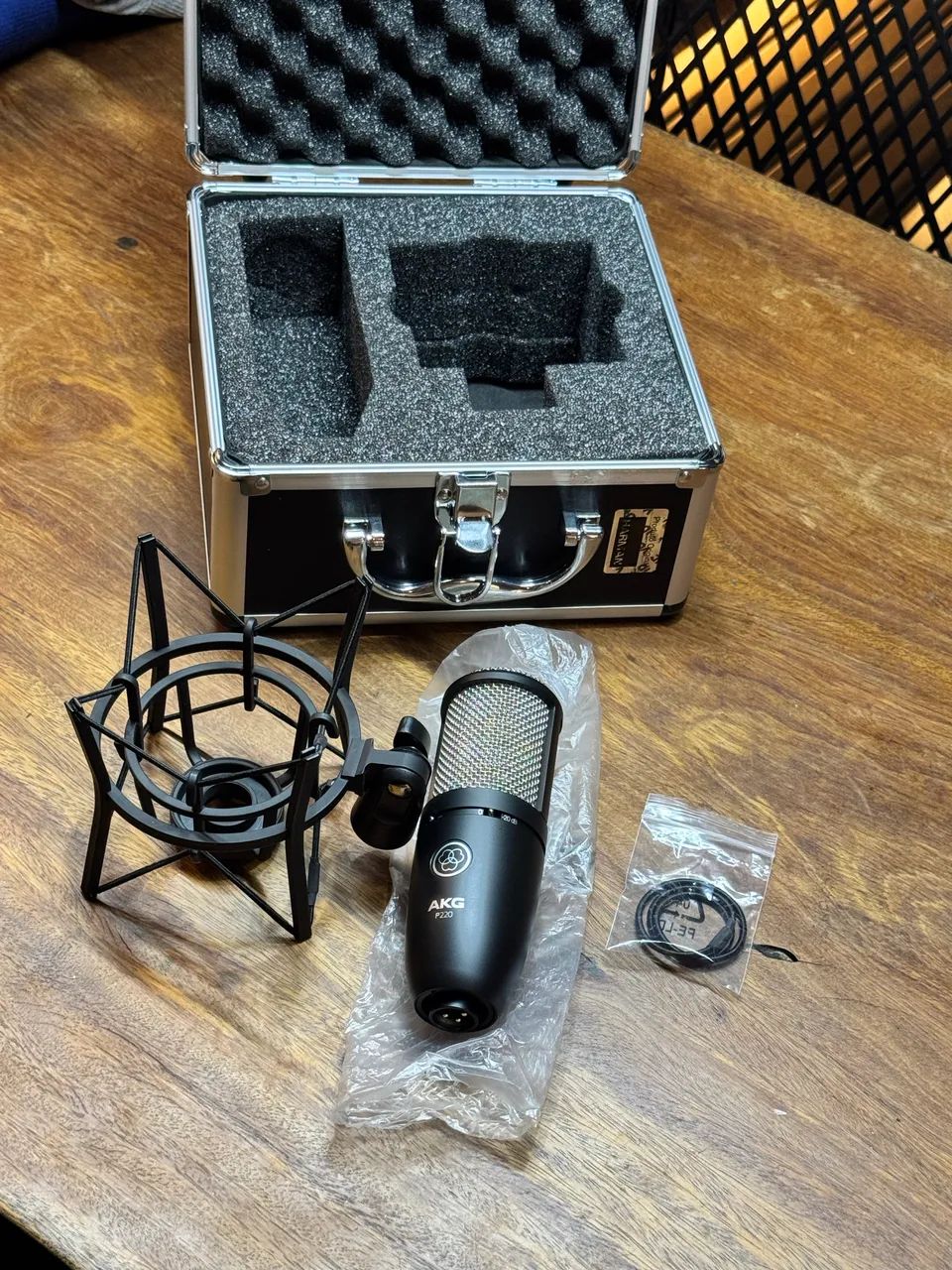 Microfone Condensador AKG P220