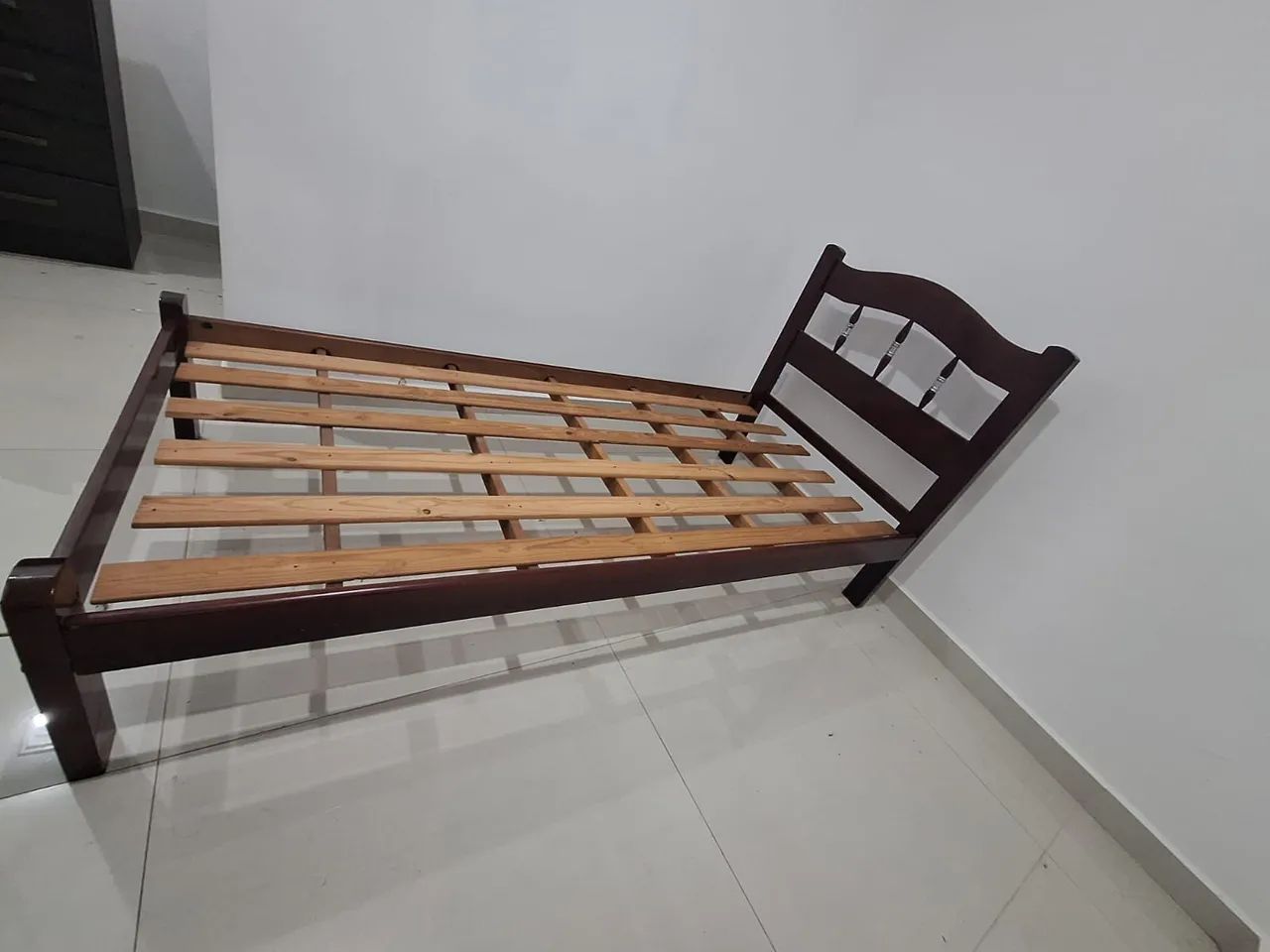 Cama Solteiro MDF Usada