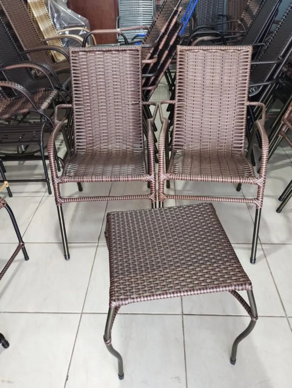 Conjunto de 02 Poltronas Júnior + 01 Mesinha de Centro R$ 490,00 a vista - Foto 2