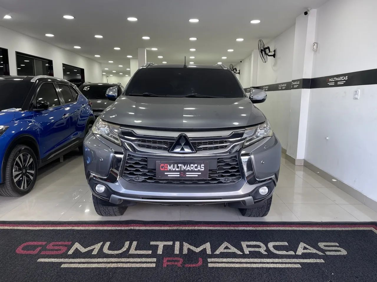 Mitsubishi Pajero 2020