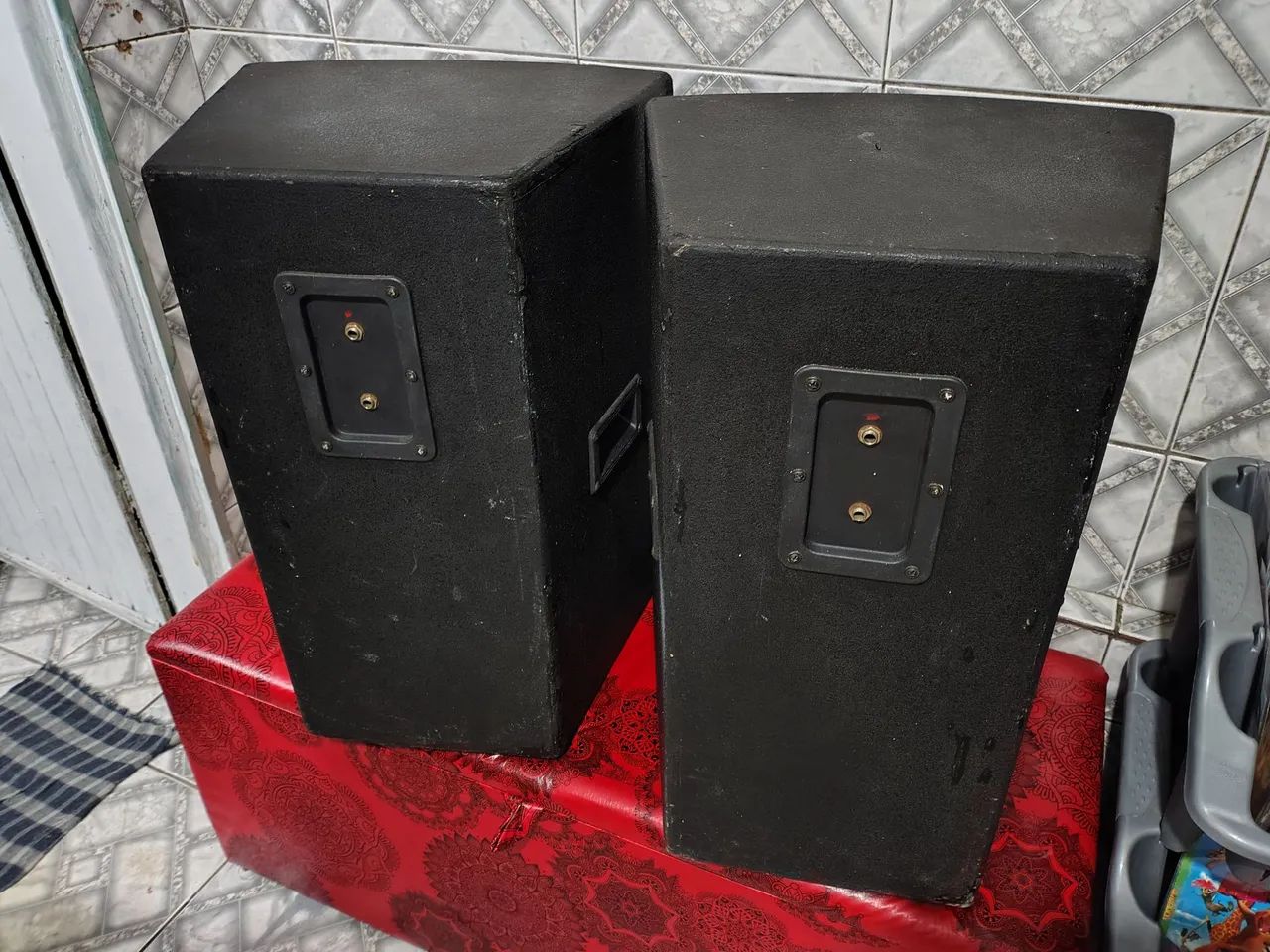Caixas de 12 polegadas 200 wts 8 ohms. tudo ok. - Foto 4