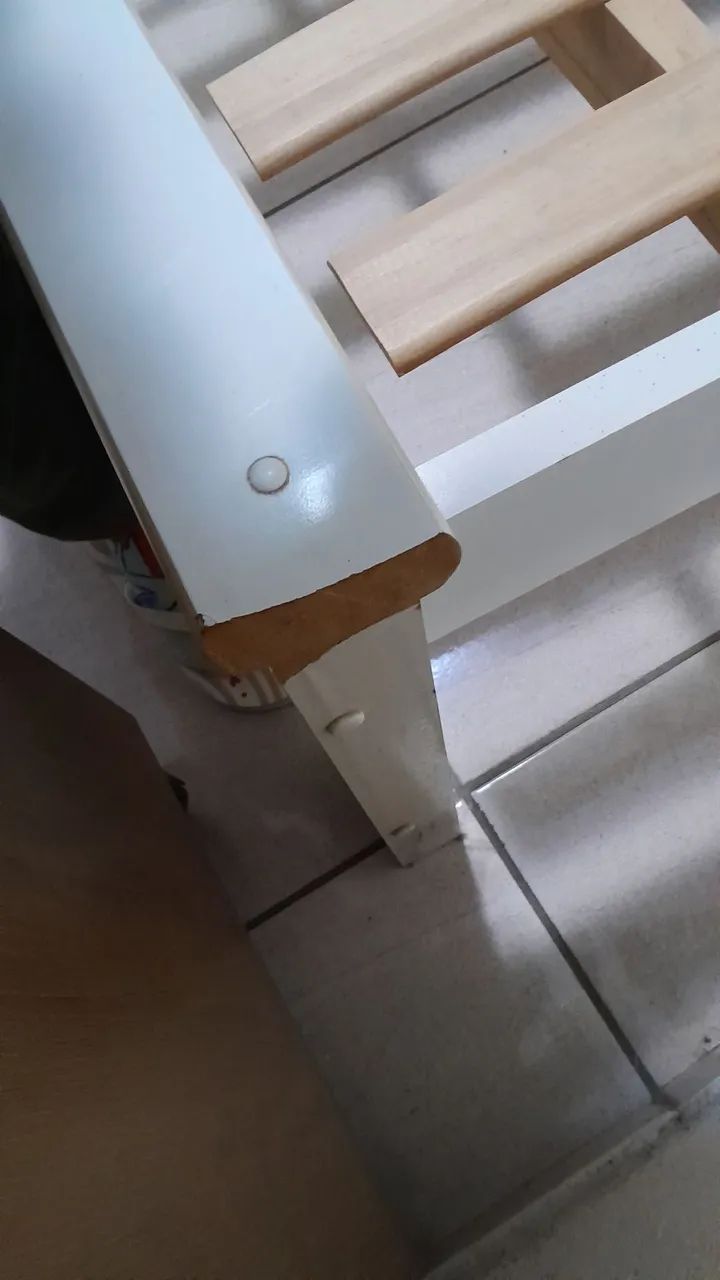 Cama de solteiro branca de madeira maciça  - Foto 5
