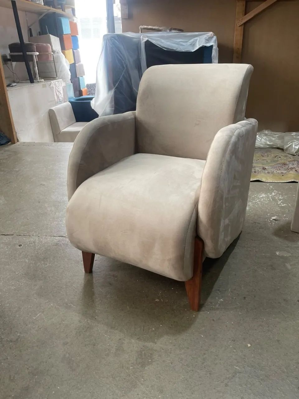 POLTRONAS MODELO PÉROLA EM VELUDO  - Foto 3