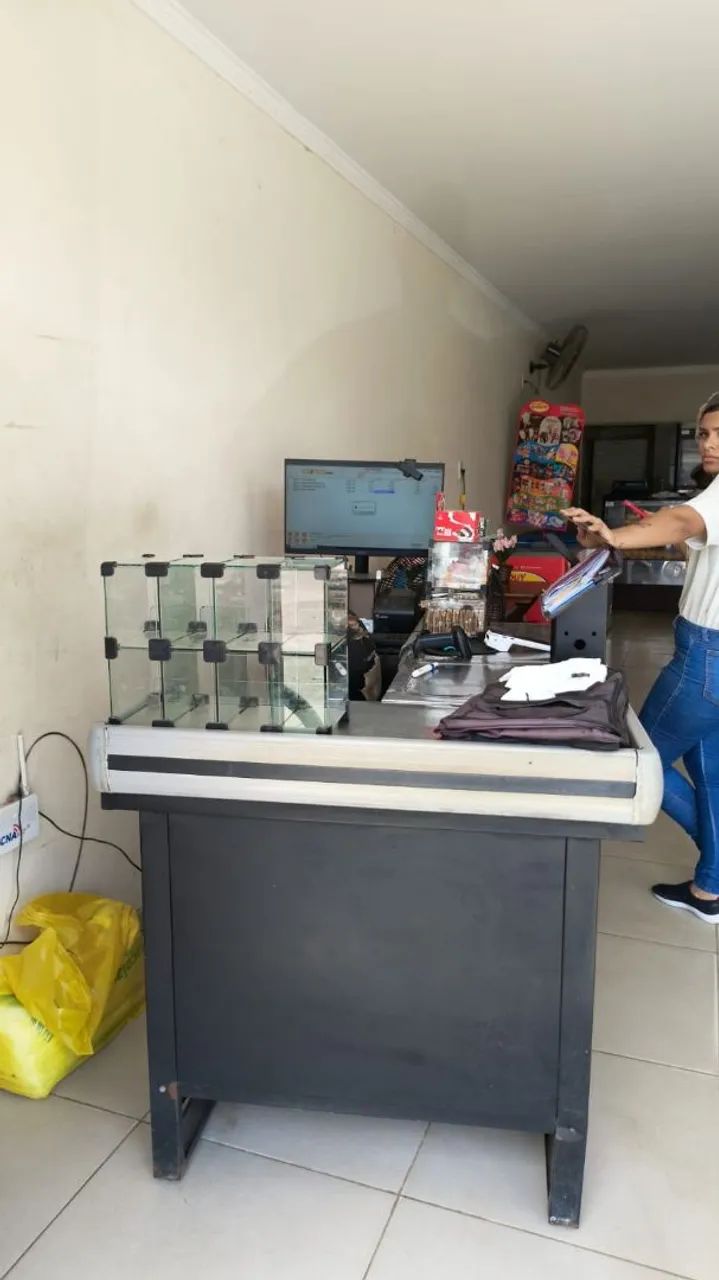 Baleiro de vidro 8 divisões. Expositor doces. 