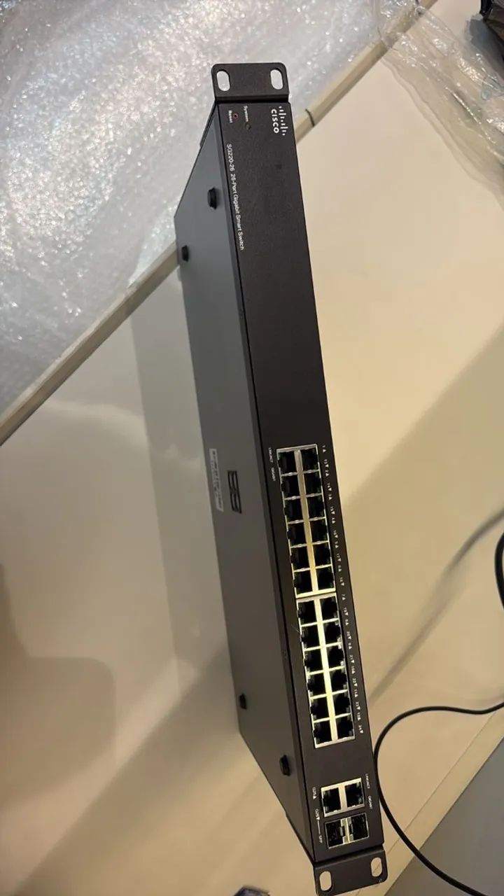Switch Cisco SG220-26 