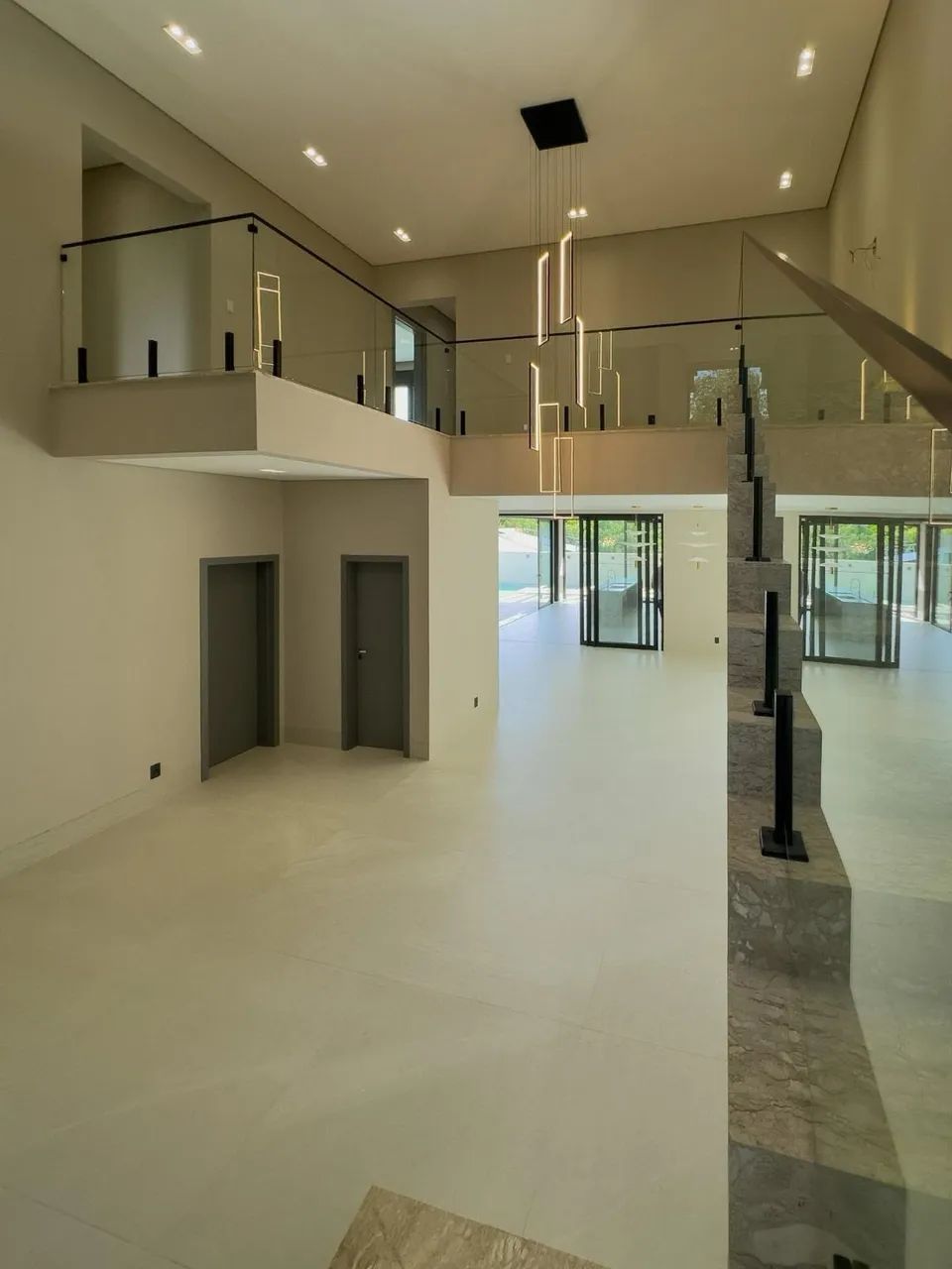 Luxo e Modernidade no Florais dos Lagos: Sobrado Assinado - Foto 3