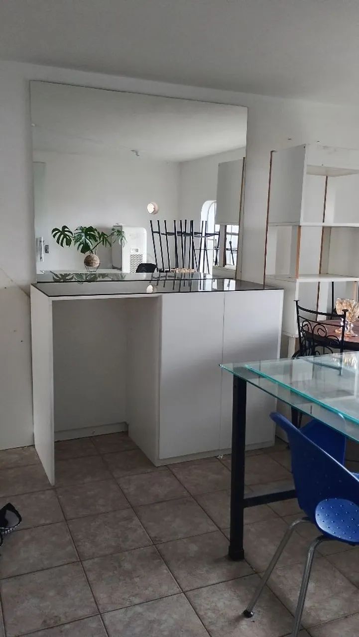 Armário com espelho , ideal para loja ou sua sala  - Foto 4