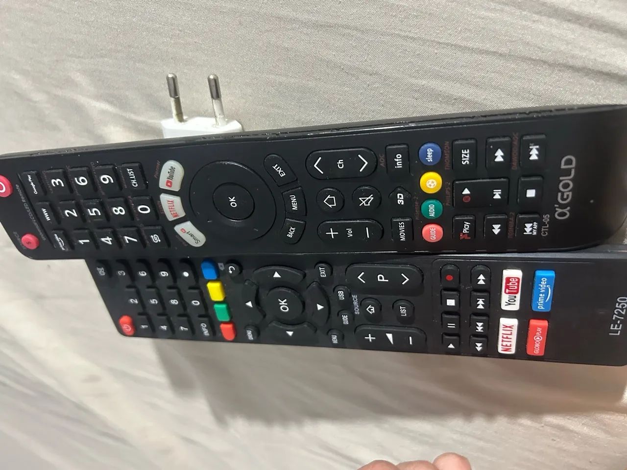 ?vendo 2 controles de tv - Foto 3