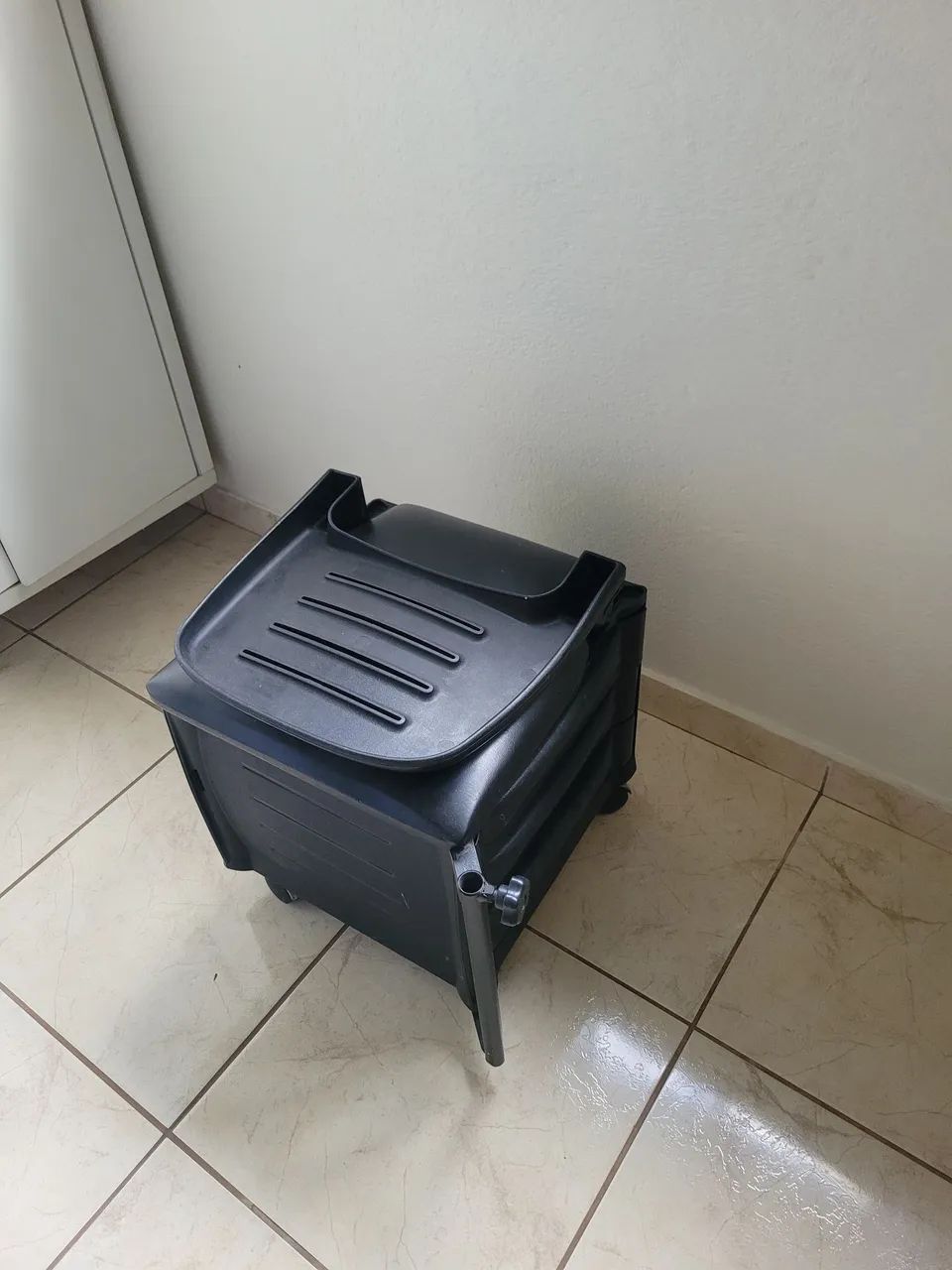 Carrinho auxiliar profissional para salão - Foto 4