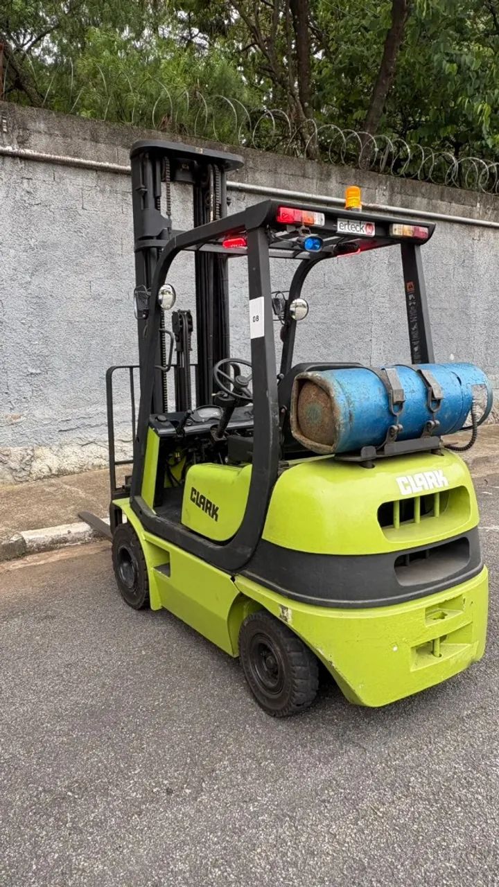 Empilhadeira Clark CMP 18 | 1.800kg | Triplex 6,50m | Revisada - Foto 3