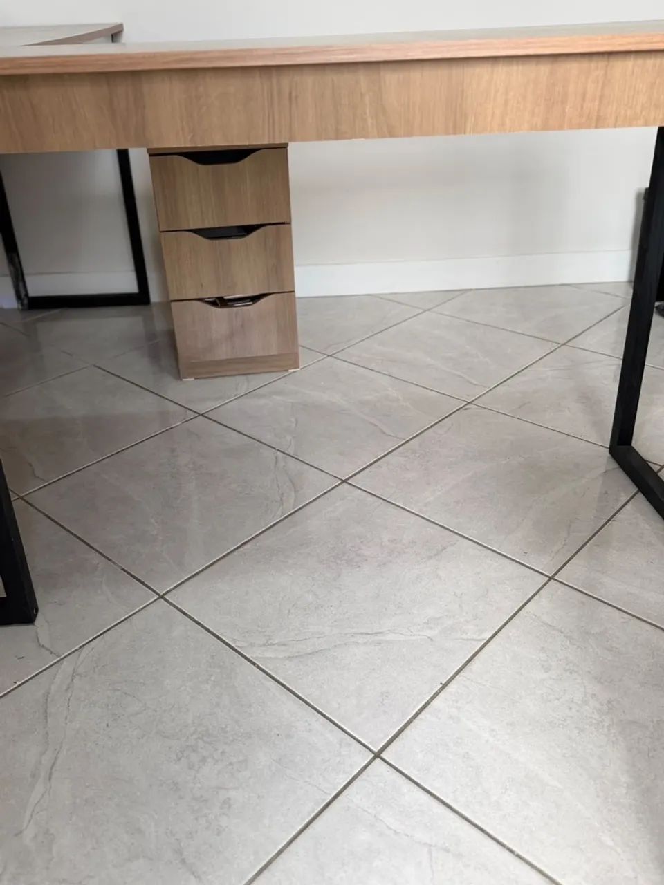 Mesa para escritório em L - Foto 3