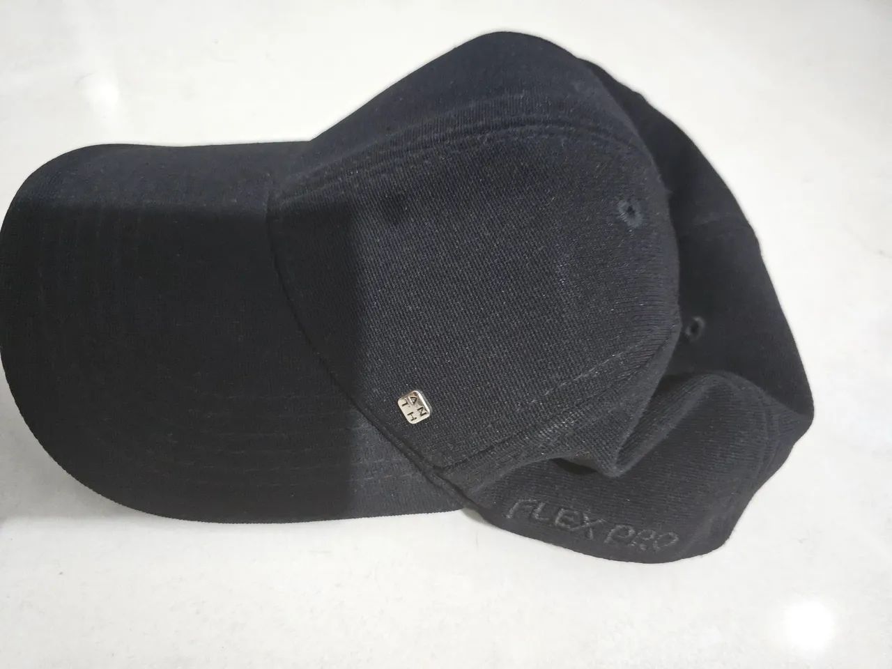 Boné Preto 