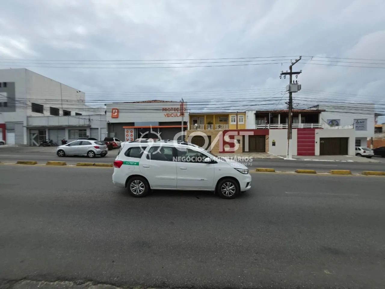 ALUGO CASA ESPAÇOSA COM 4 QUARTOS EM LOCALIZAÇÃO PRIVILEGIADA! - Foto 4