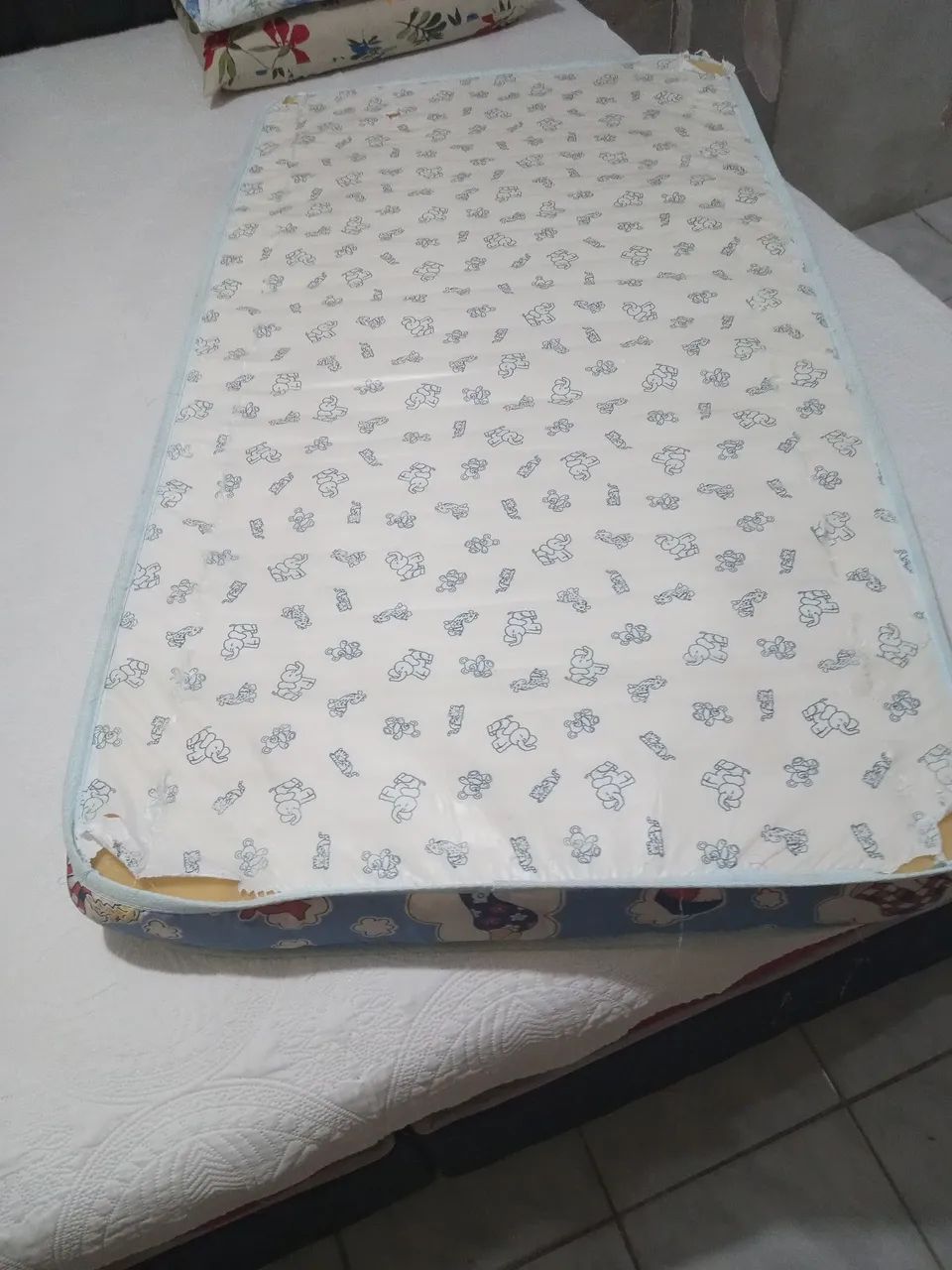 Berço de bebê  + colchão 65576098816385123